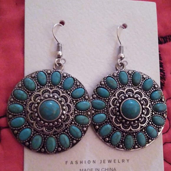 Western Earrings - Picture 1 of 4